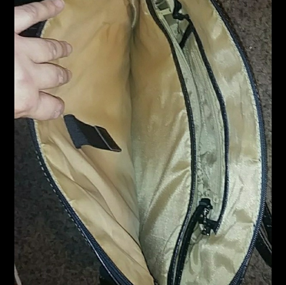 Purse - Picture 4 of 4